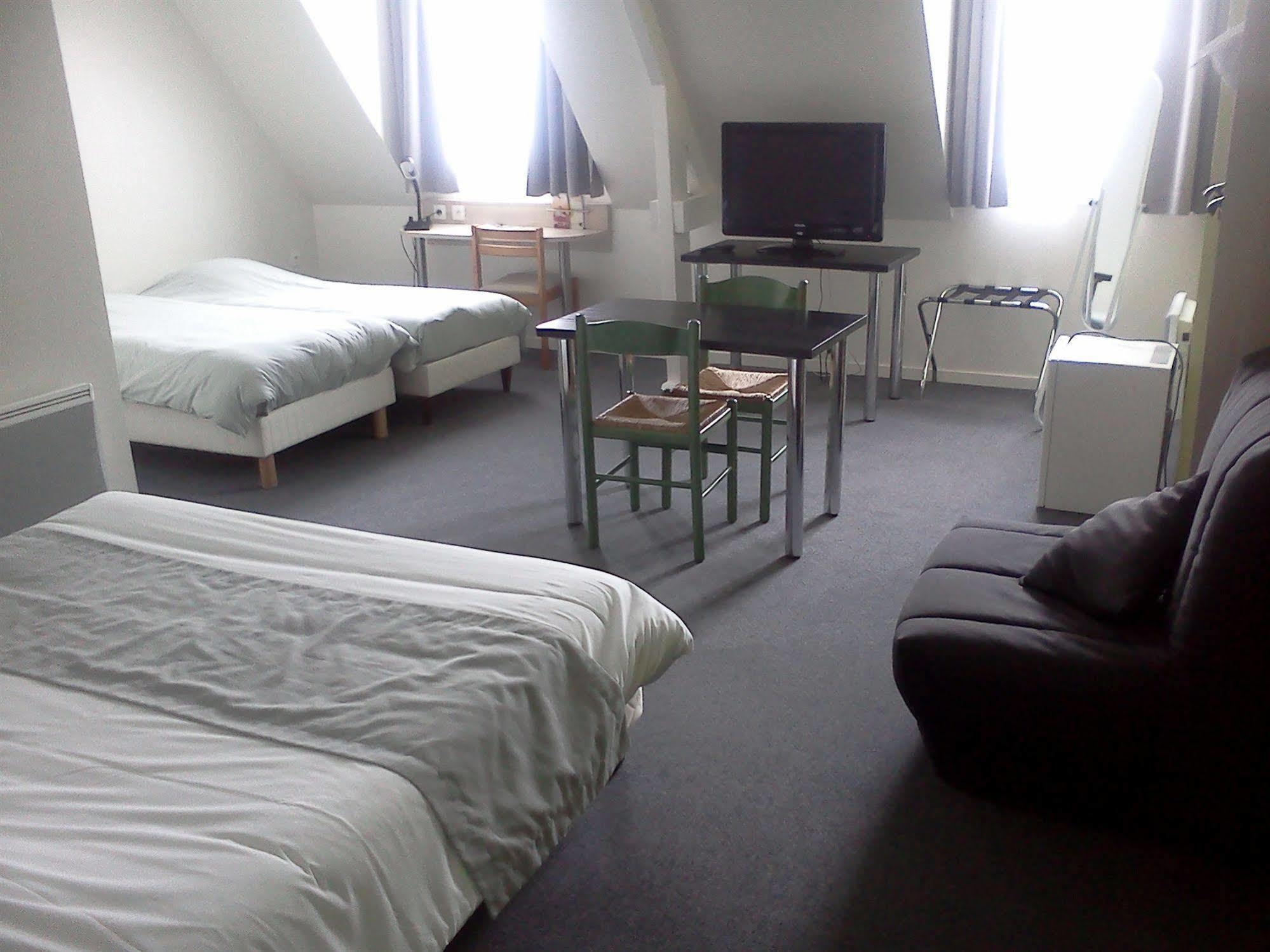 Logis Hotel Lodge La Valette セッソン・セヴィニエ エクステリア 写真