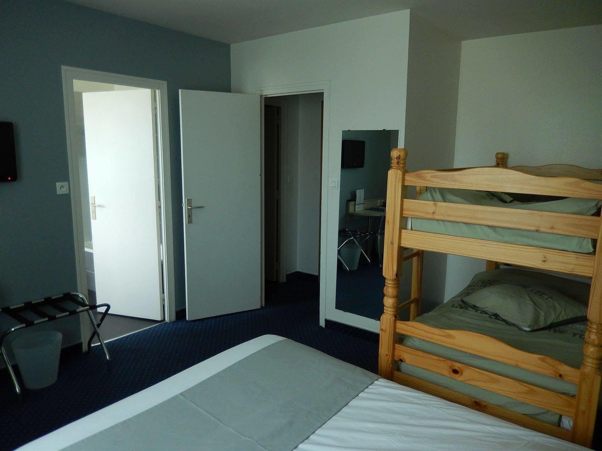 Logis Hotel Lodge La Valette セッソン・セヴィニエ エクステリア 写真