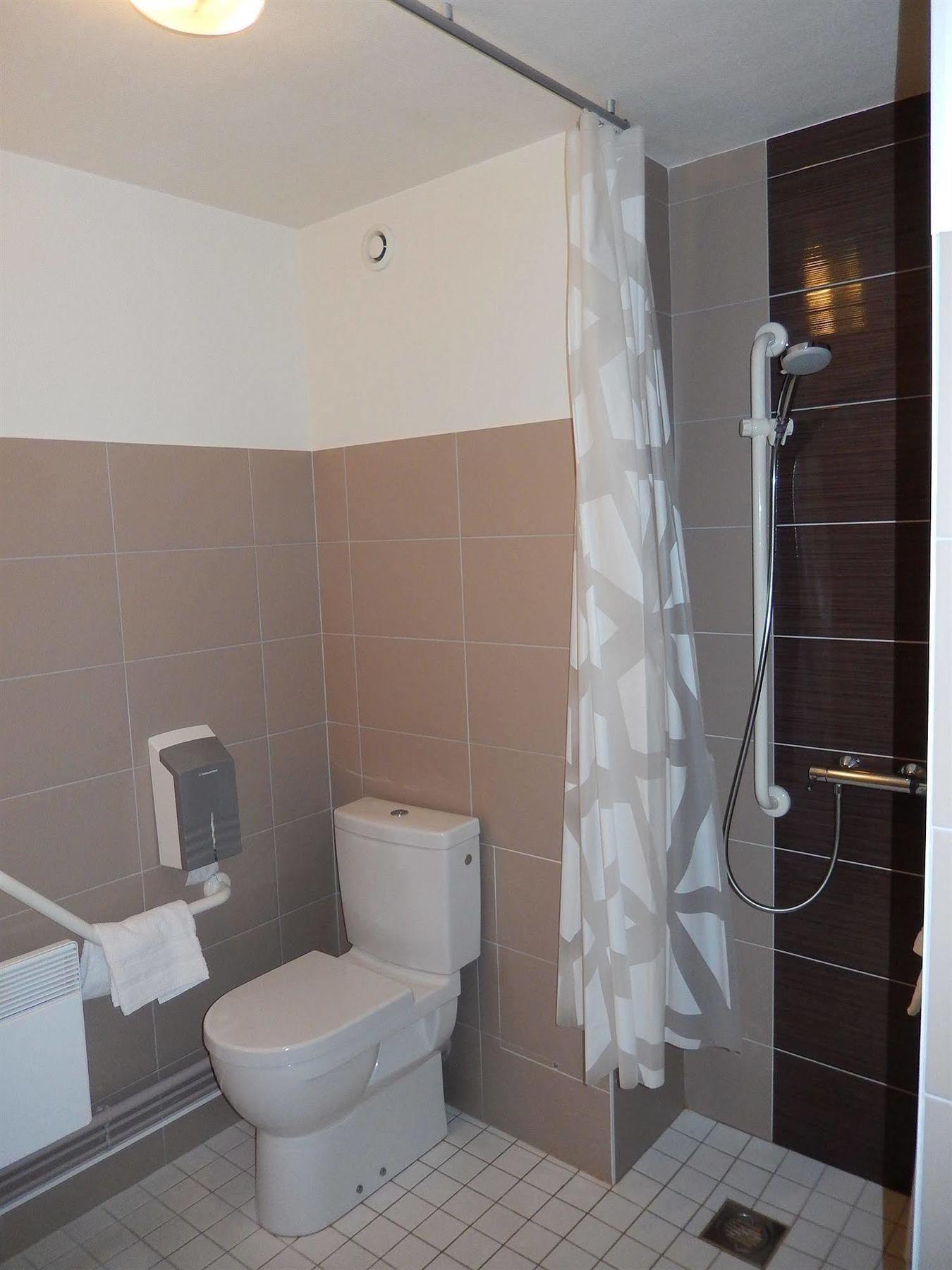 Logis Hotel Lodge La Valette セッソン・セヴィニエ エクステリア 写真