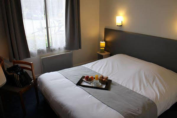 Logis Hotel Lodge La Valette セッソン・セヴィニエ エクステリア 写真
